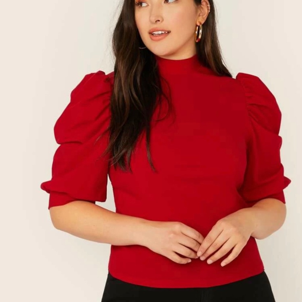 ♥️Beautiful mock neck Red top♥️